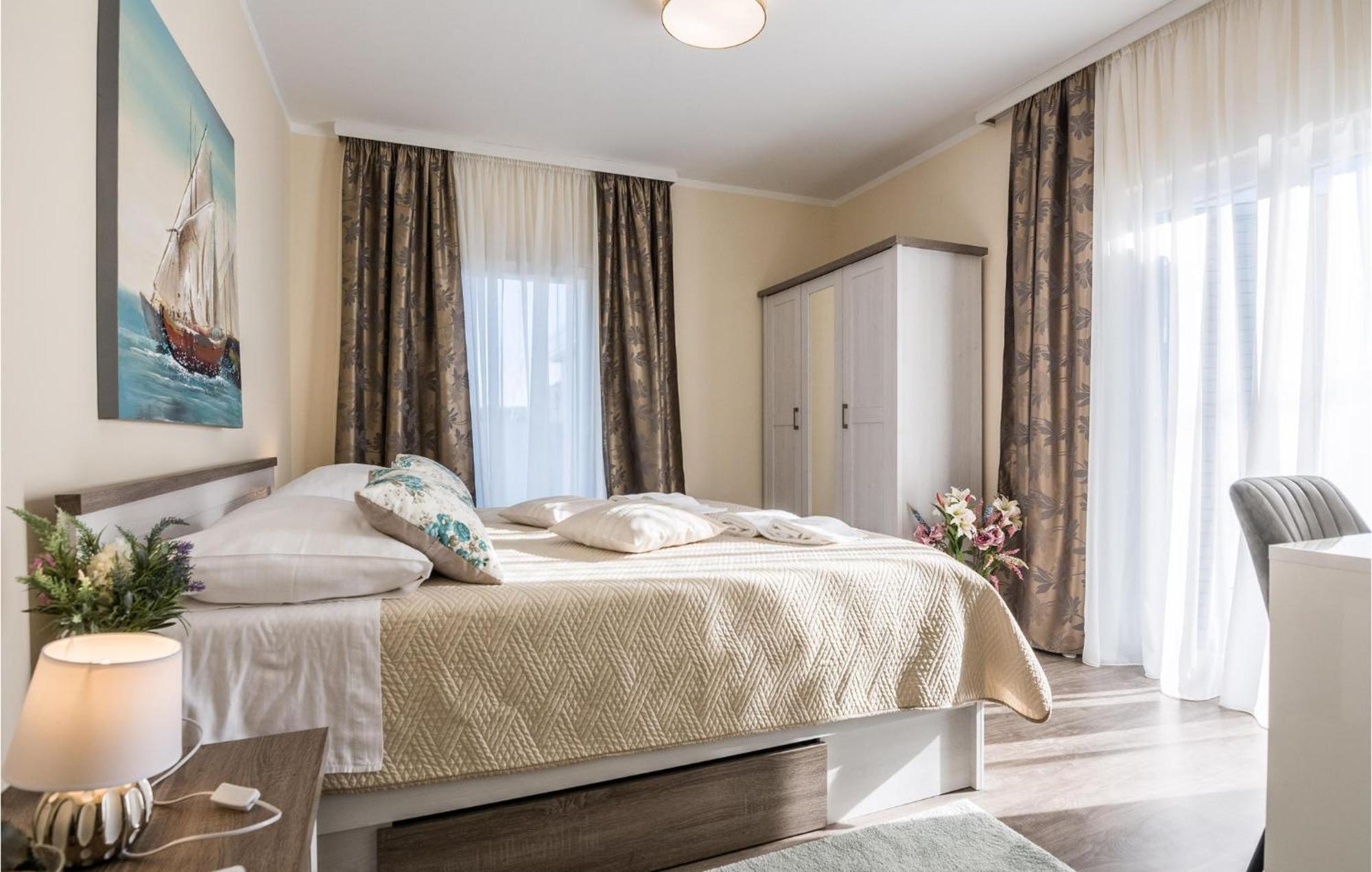 Beautiful Home In Privlaka With Wifi Zewnętrze zdjęcie