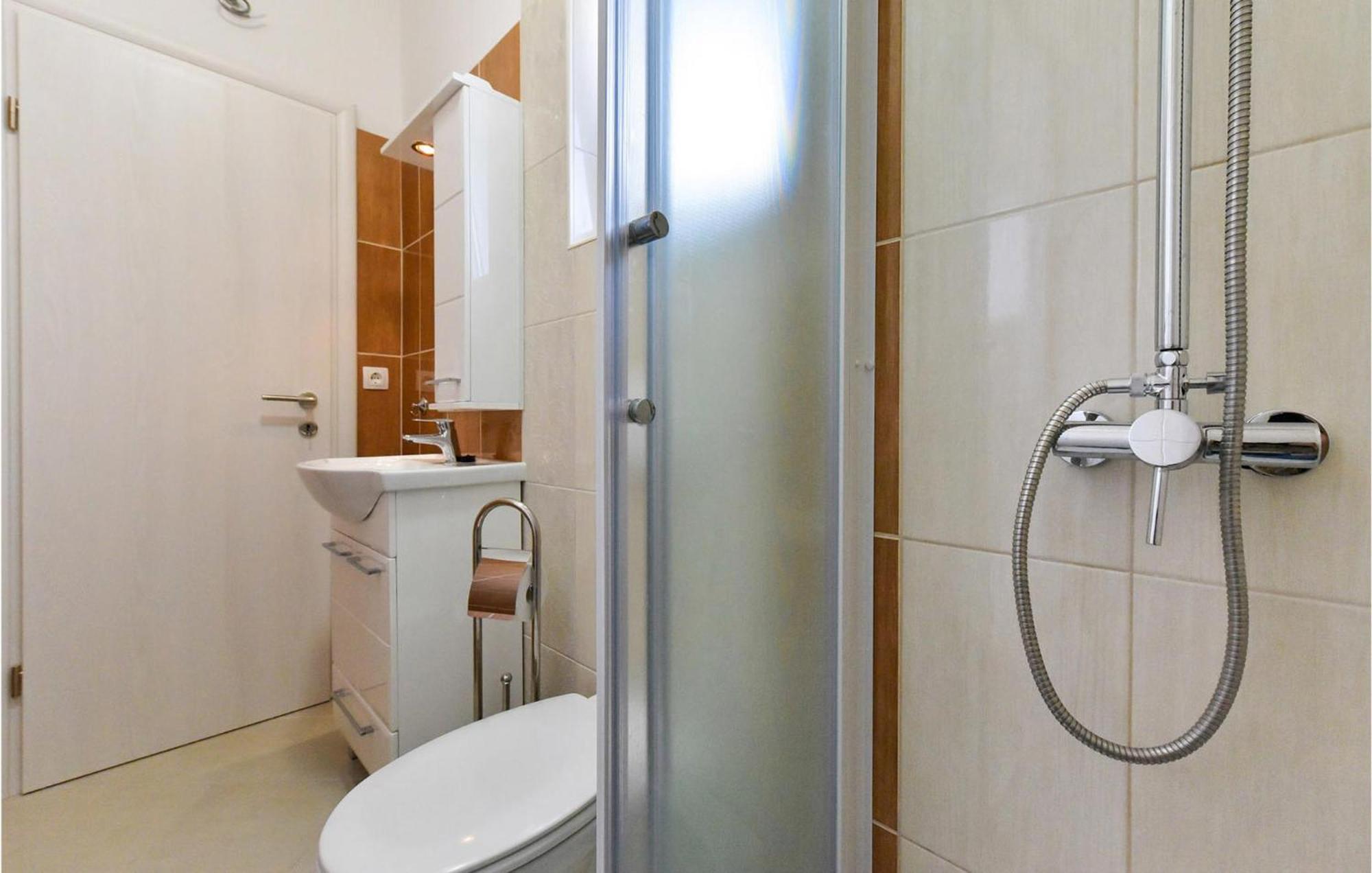 Beautiful Home In Privlaka With Wifi Zewnętrze zdjęcie